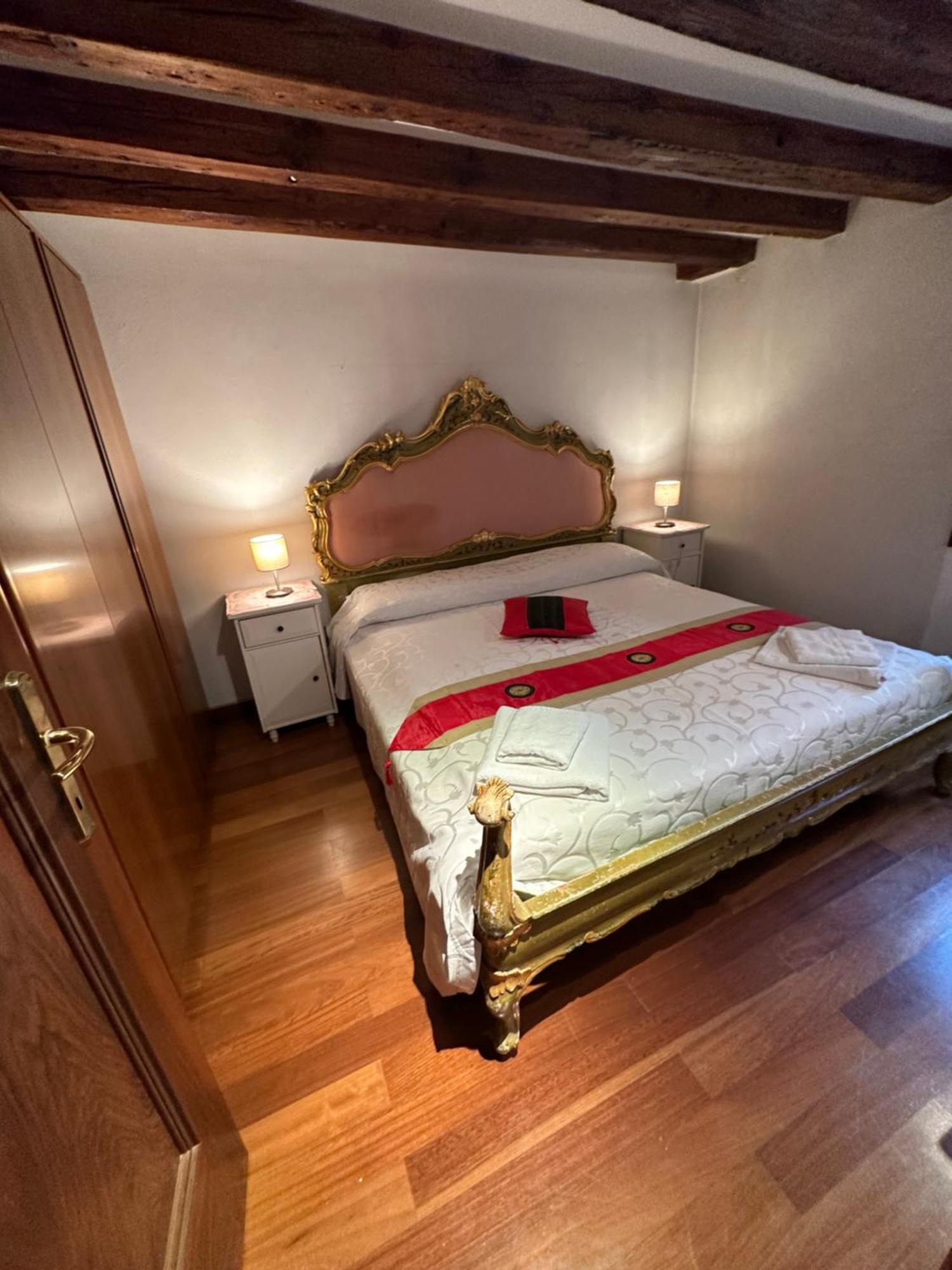 1 Ca'Del Traghetto Family Apartment Venice Ngoại thất bức ảnh